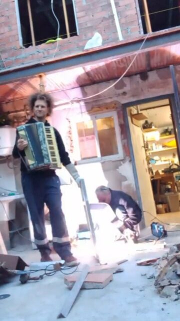 💥 CATALUNYA HEAVY METAL BALKAN 💥
construint l'escenografia mòbil de VENDAVAL amb Pepe de Terrassa

construyendo la escenografia móvil de VENDAVAL con Pepe de Terrassa