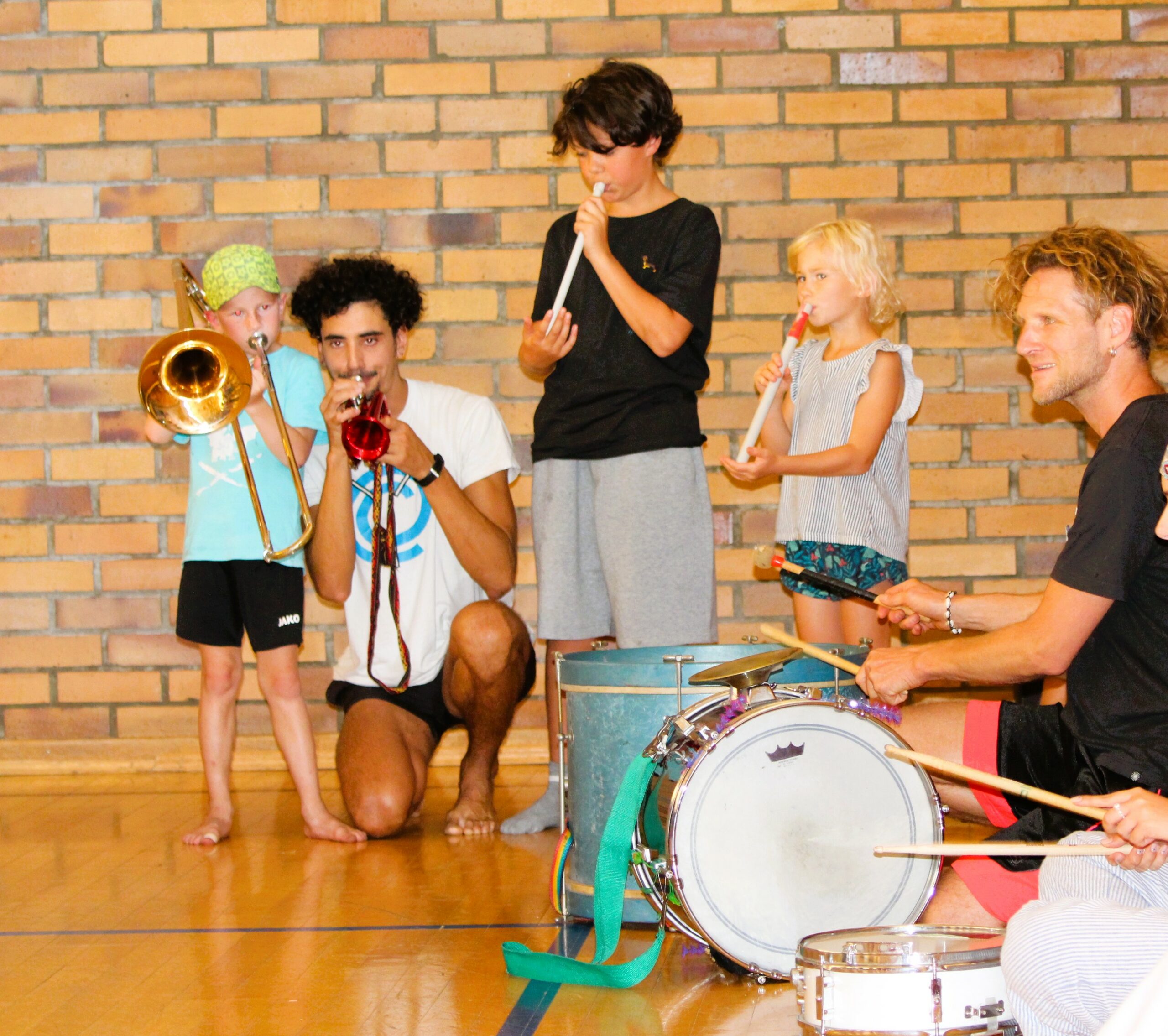 música con jovenes